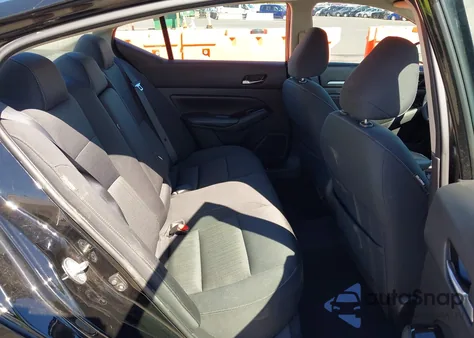 2021 Nissan Altima Sv Fwd z USA, uszkodzony, nr VIN 1N4BL4DV2MN360656